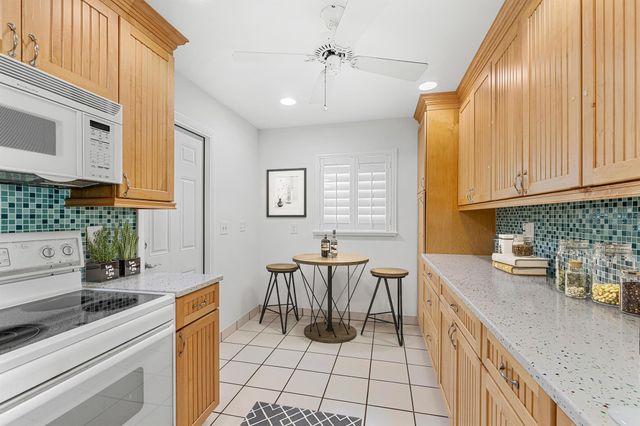 2198 SW 12th Avenue, Boynton Beach, FL 33426