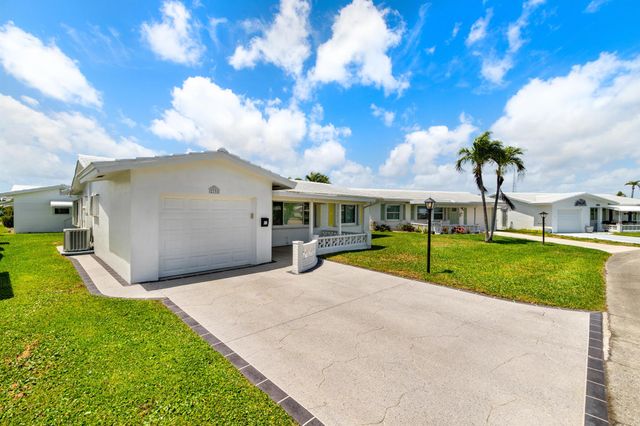 2198 SW 12th Avenue, Boynton Beach, FL 33426