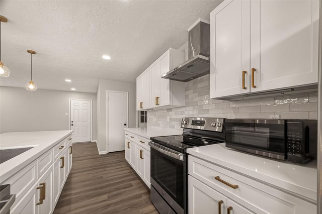 4714 39th Street E, Dickinson, TX 77539