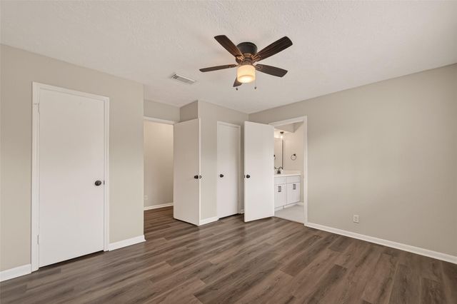 4714 39th Street E, Dickinson, TX 77539