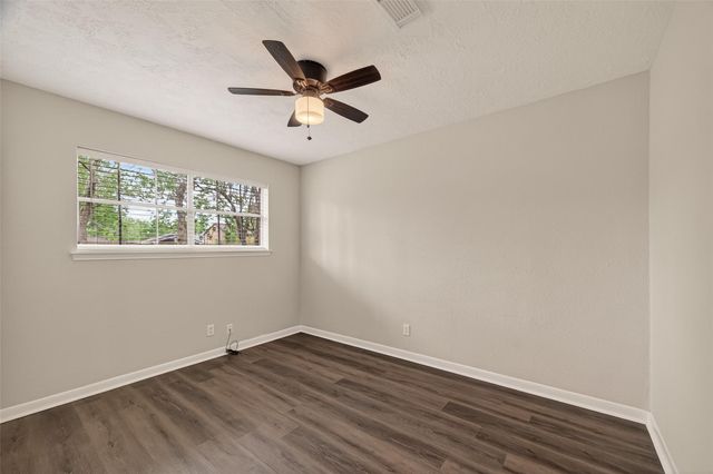 4714 39th Street E, Dickinson, TX 77539