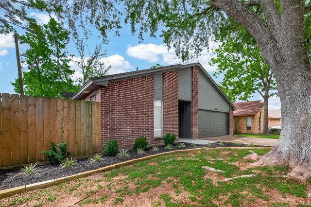 4714 39th Street E, Dickinson, TX 77539