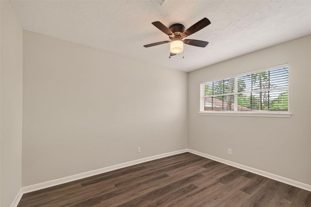 4714 39th Street E, Dickinson, TX 77539
