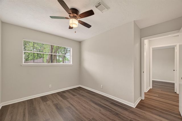 4714 39th Street E, Dickinson, TX 77539