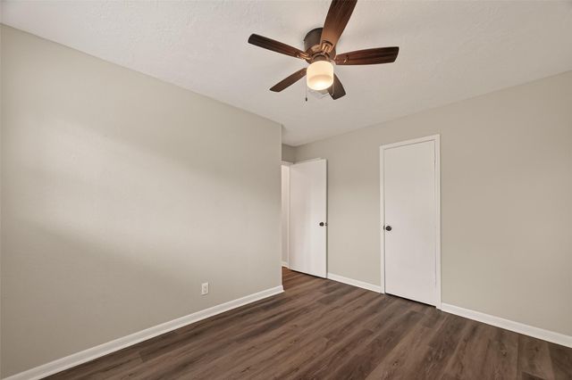 4714 39th Street E, Dickinson, TX 77539