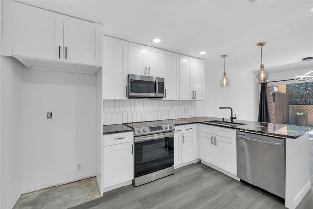 1916 Shorewood Drive, Grapevine, TX 76051