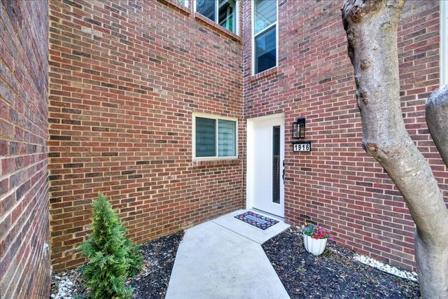 1916 Shorewood Drive, Grapevine, TX 76051