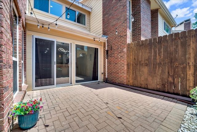 1916 Shorewood Drive, Grapevine, TX 76051