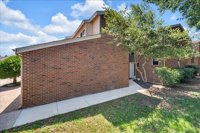1916 Shorewood Drive, Grapevine, TX 76051