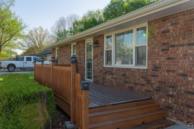 3525 SE Croco RD, Topeka, KS 66605