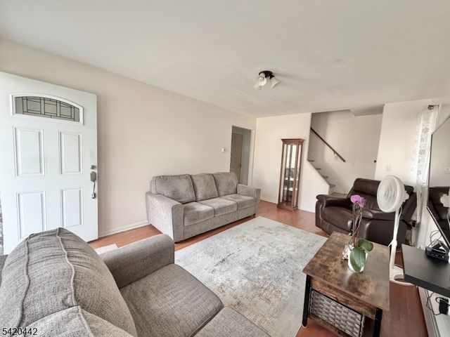 2 Sunnyside Pl, Verona Twp., NJ 07044