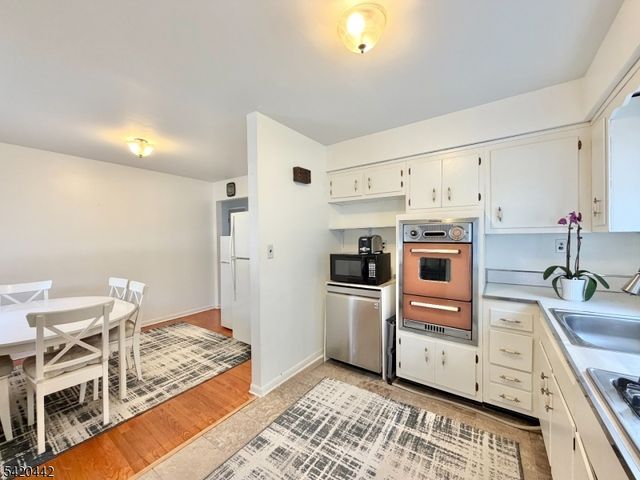 2 Sunnyside Pl, Verona Twp., NJ 07044