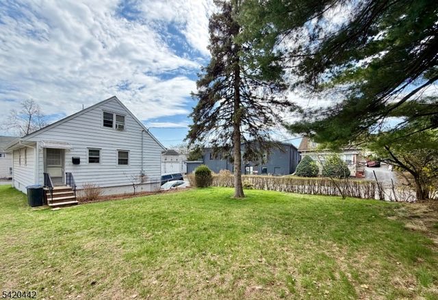 2 Sunnyside Pl, Verona Twp., NJ 07044