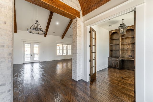 704 Glade Park Court, Azle, TX 76020