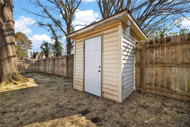 104 Elmhurst CT, Portsmouth, VA 23701