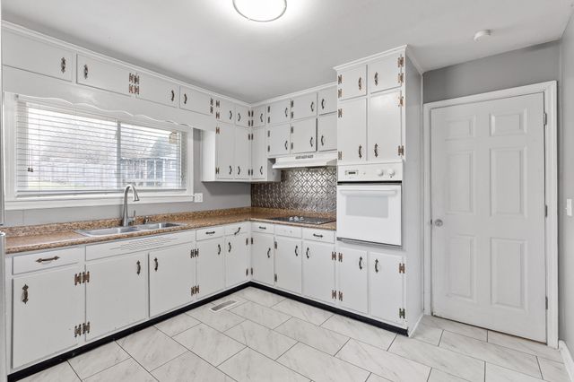 45 Virginia Avenue, Rossville, GA 30741