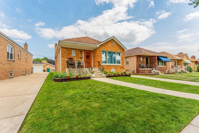 9327 S Avers Avenue, Evergreen Park, IL 60805