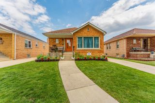 9327 S Avers Avenue, Evergreen Park, IL 60805