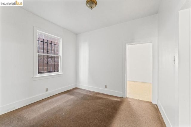 811 W Grand Ave, Oakland, CA 94607