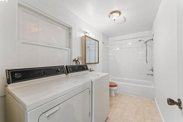 811 W Grand Ave, Oakland, CA 94607