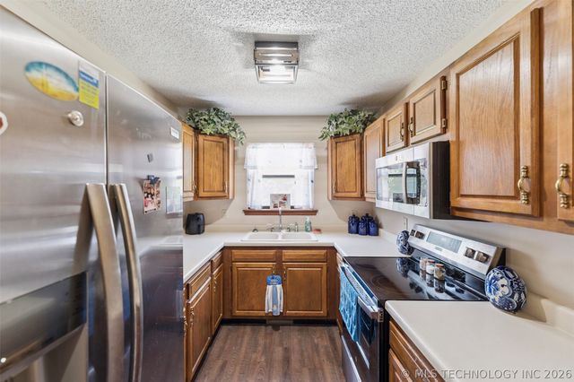 22547 S Dogwood Court, Claremore, OK 74019