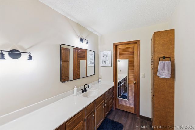 22547 S Dogwood Court, Claremore, OK 74019