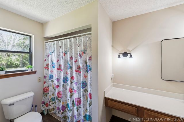 22547 S Dogwood Court, Claremore, OK 74019