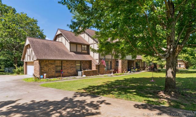 22547 S Dogwood Court, Claremore, OK 74019