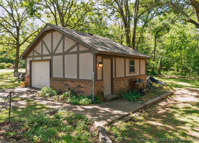 22547 S Dogwood Court, Claremore, OK 74019