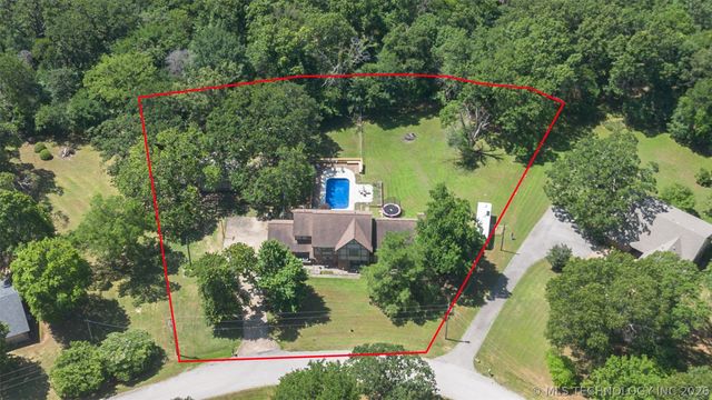 22547 S Dogwood Court, Claremore, OK 74019