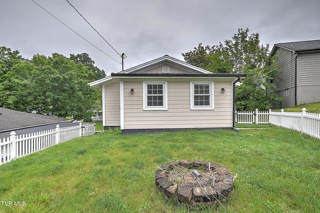 166 Reading Road, Weber City, VA 24290