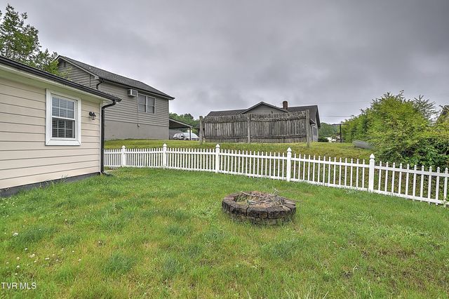 166 Reading Road, Weber City, VA 24290