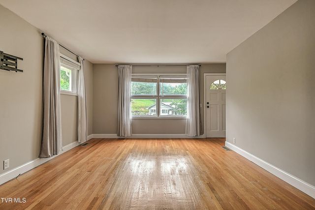 166 Reading Road, Weber City, VA 24290