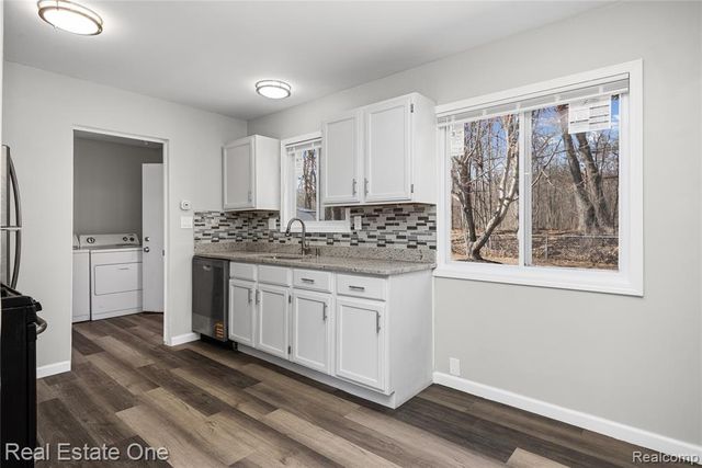 16226 Karin Street, Taylor, MI 48180