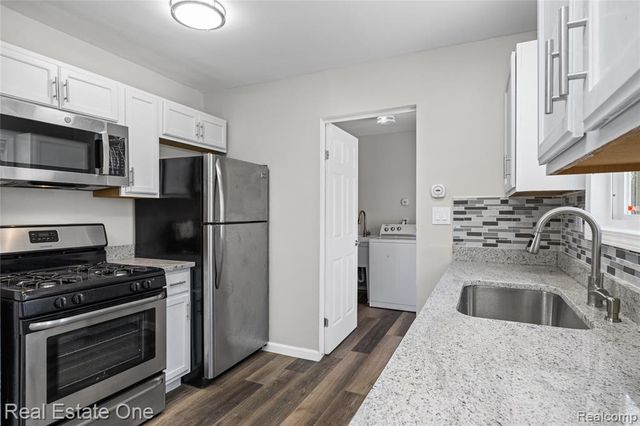 16226 Karin Street, Taylor, MI 48180