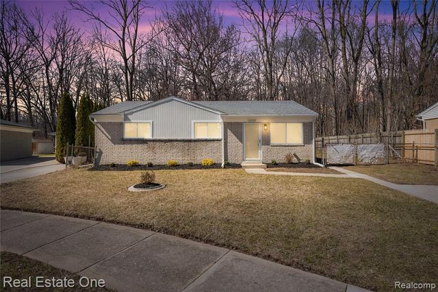 16226 Karin Street, Taylor, MI 48180