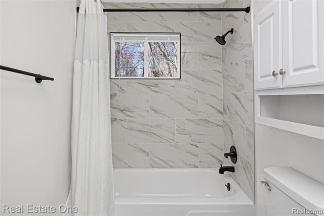 16226 Karin Street, Taylor, MI 48180