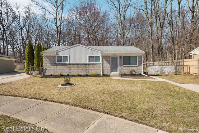 16226 Karin Street, Taylor, MI 48180