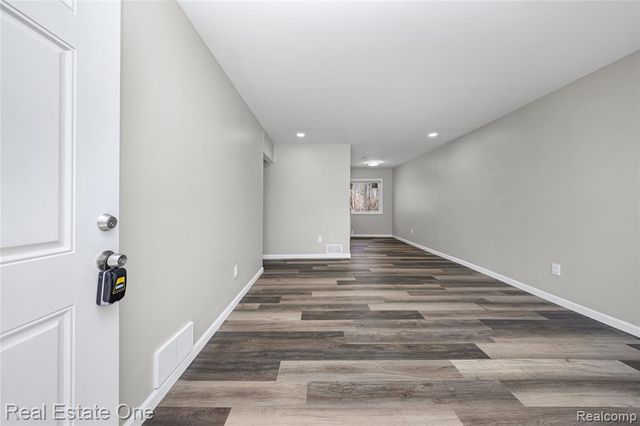 16226 Karin Street, Taylor, MI 48180