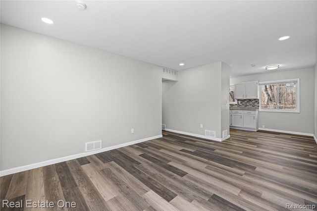 16226 Karin Street, Taylor, MI 48180