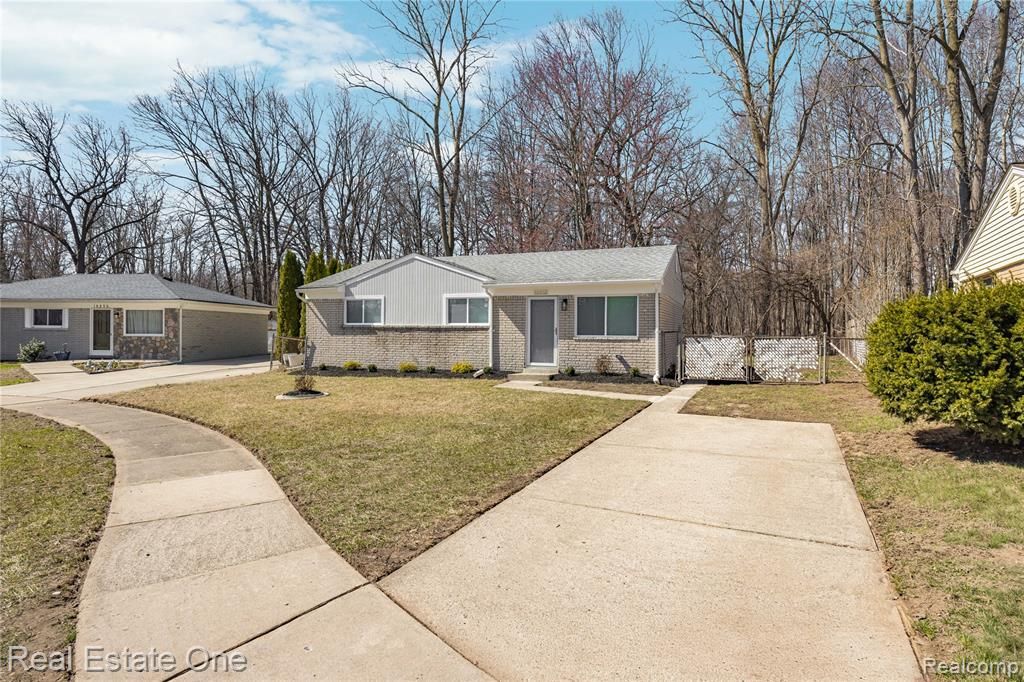 16226 Karin Street, Taylor, MI 48180