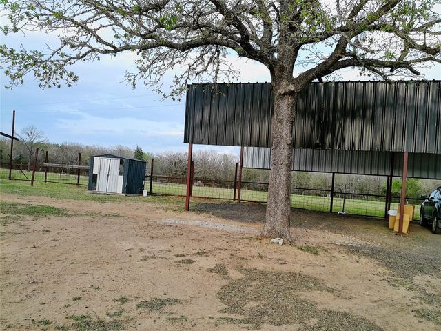 1042 Los Ranchitos RD, Cameron, TX 76567