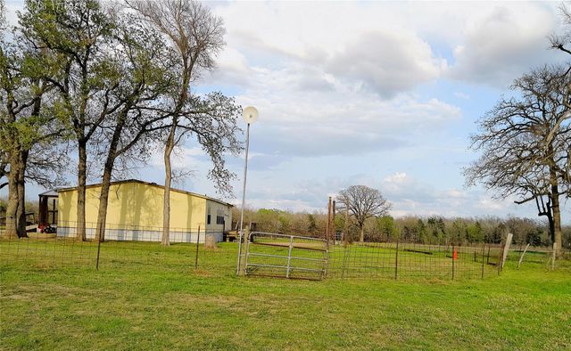 1042 Los Ranchitos RD, Cameron, TX 76567