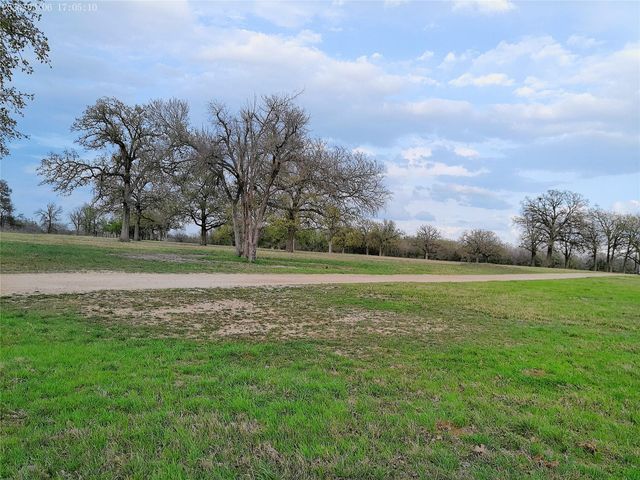 1042 Los Ranchitos RD, Cameron, TX 76567