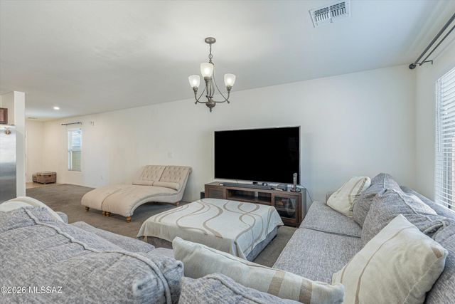7598 E Kinnison Wash Loop, Tucson, AZ 85730