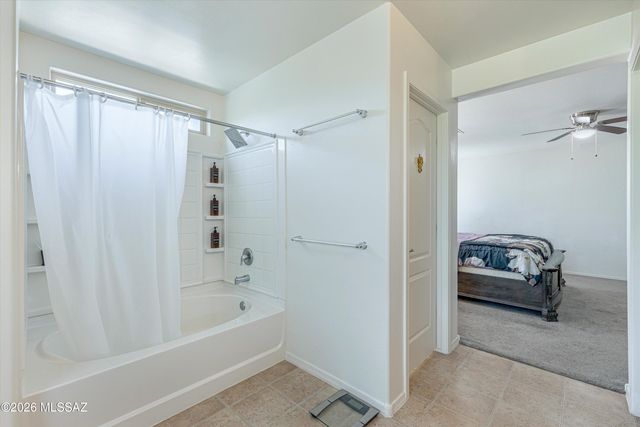7598 E Kinnison Wash Loop, Tucson, AZ 85730