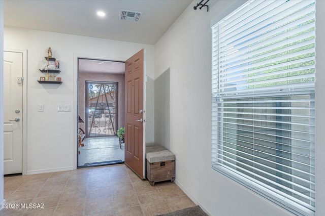 7598 E Kinnison Wash Loop, Tucson, AZ 85730