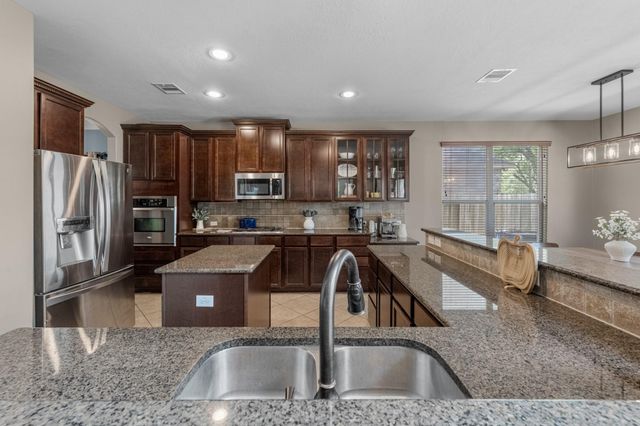 2906 Dogwood Blossom Trail, Pearland, TX 77581