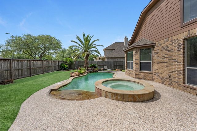 2906 Dogwood Blossom Trail, Pearland, TX 77581