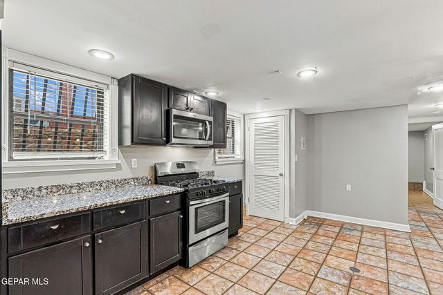 4410 Trowbridge Drive B, El Paso, TX 79903